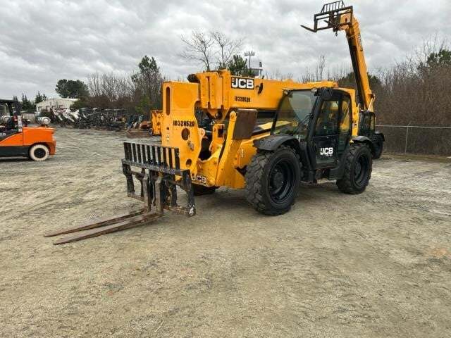 2021 JCB 510-56