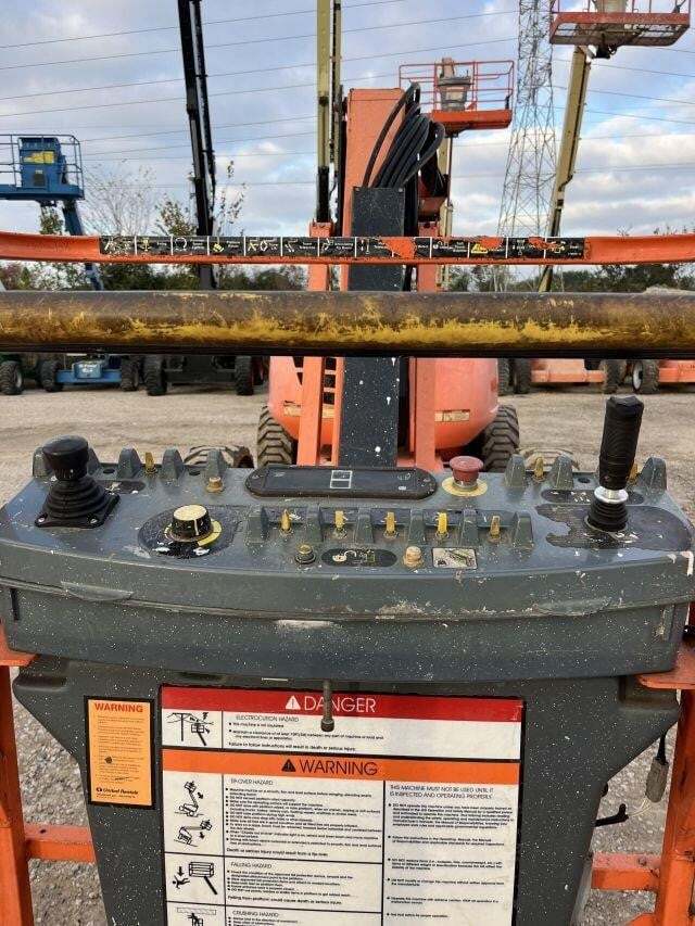 2017 JLG 600AJ-17