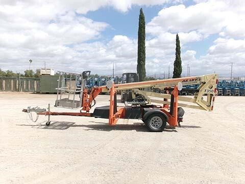 2019 JLG T350