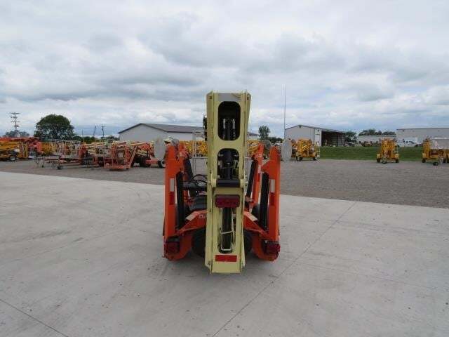 2019 JLG T350-7