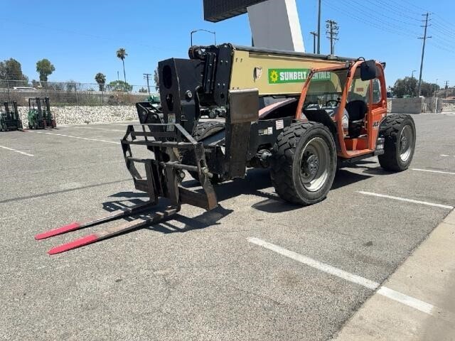 2016 JLG 1255