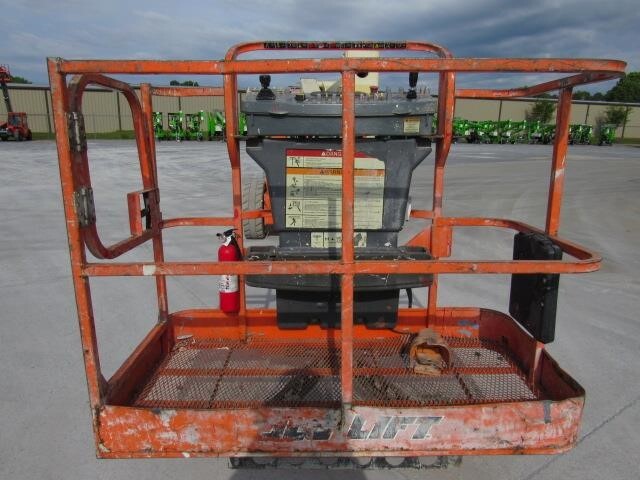 2013 JLG E450AJ-5