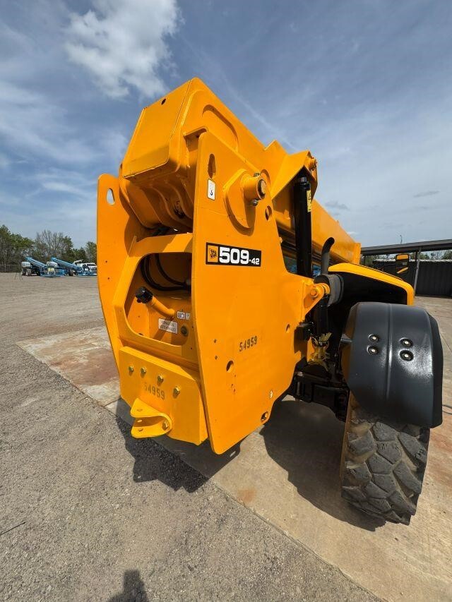2017 JCB 510-56-4