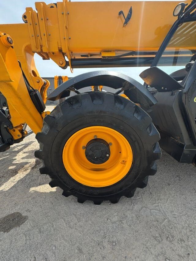 2017 JCB 510-56-7