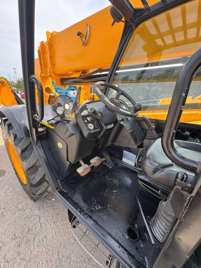 2017 JCB 510-56-19