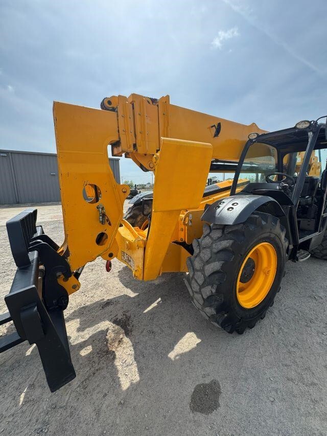 2017 JCB 510-56-27