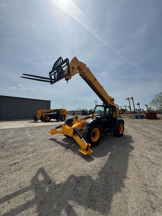 2017 JCB 510-56-31