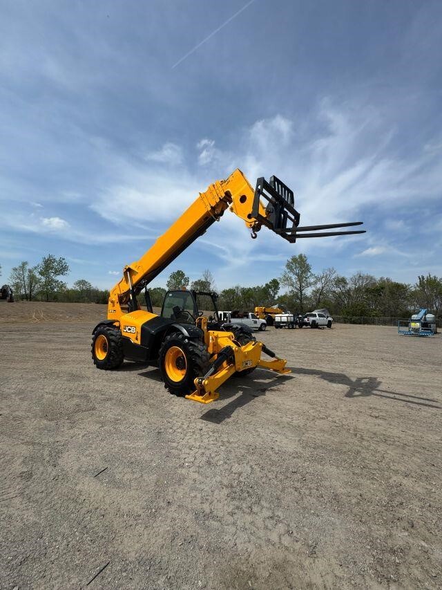 2017 JCB 510-56-33