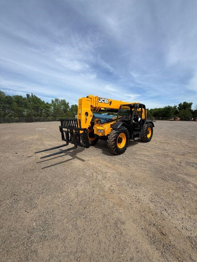 2019 JCB 507-42