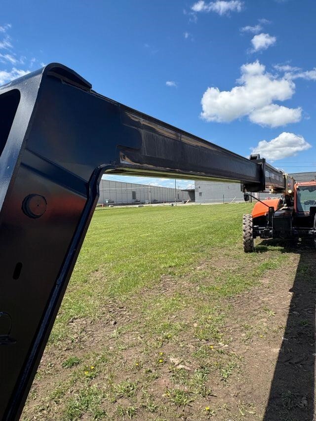 2018 JLG 943-11