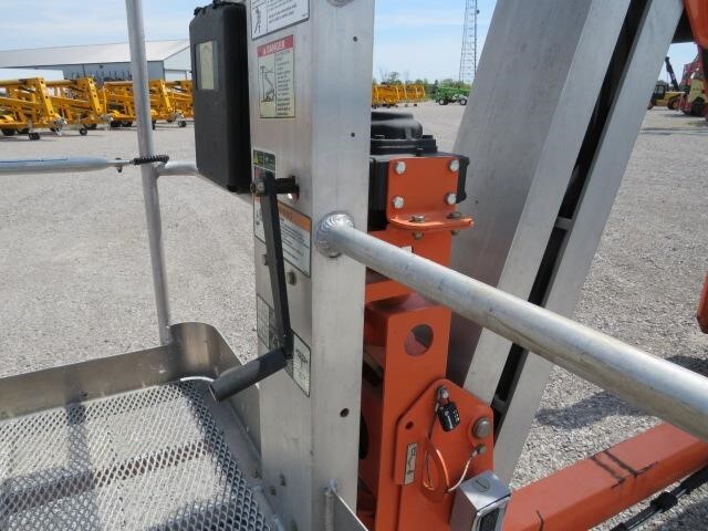 2019 JLG T500J-17