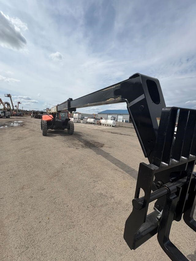 2018 JLG 943-12