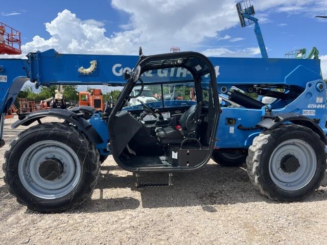 2018 Genie GTH 844-15