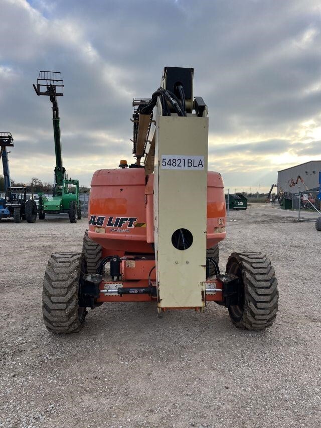 2017 JLG 600AJ-6