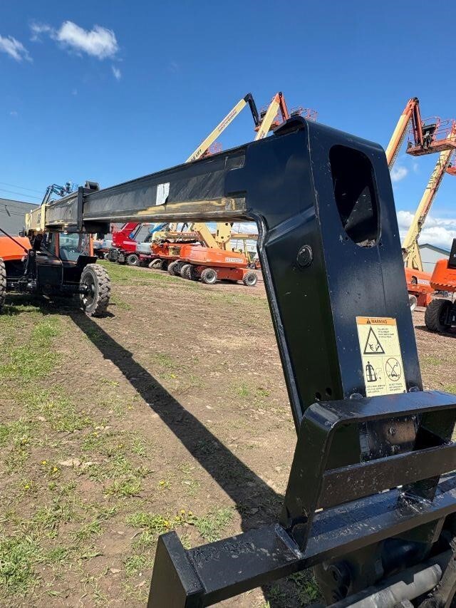 2018 JLG 943-12