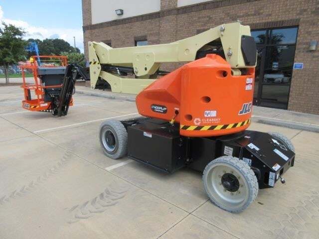 2026 JLG E400AJPN-8