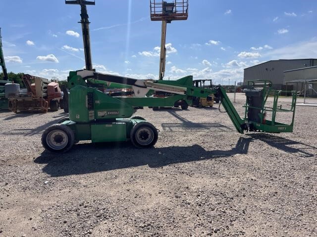 2016 JLG E450AJ-4