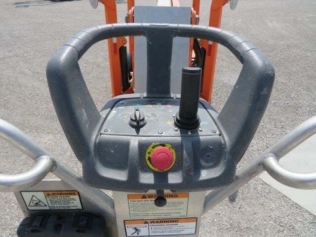 2019 JLG T500J-19