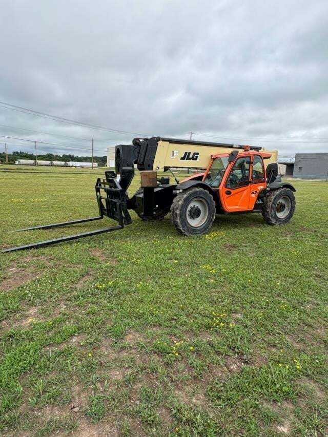 2018 JLG 1255