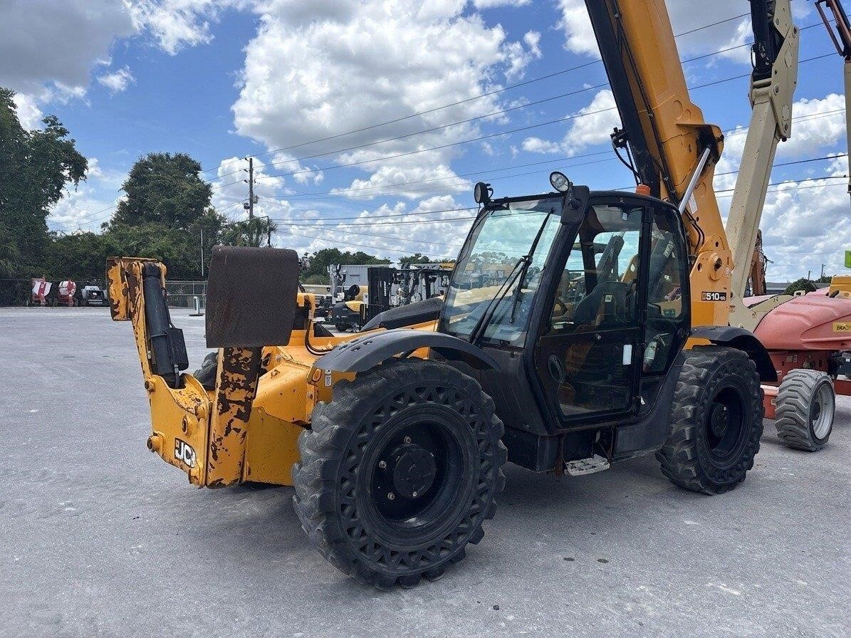 2021 JCB 510-56
