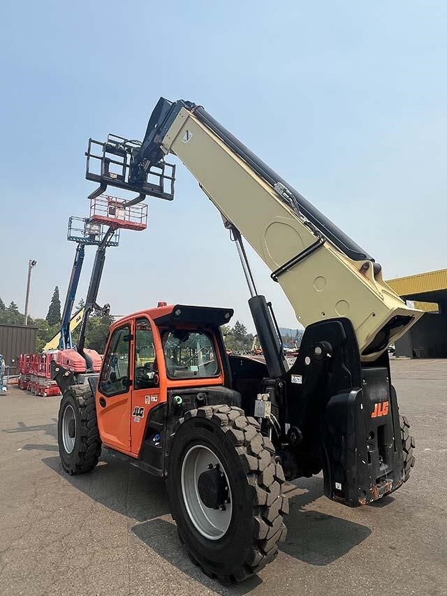 2020 JLG 1055-2