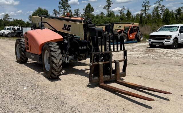 2017 JLG 742-5