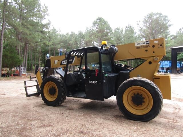 2014 CAT TL943C-2