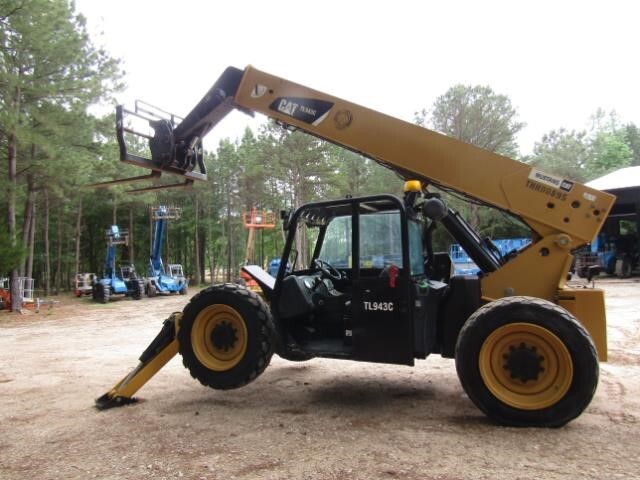 2014 CAT TL943C-13