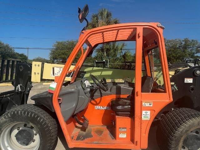 2017 JLG G5-18A-17