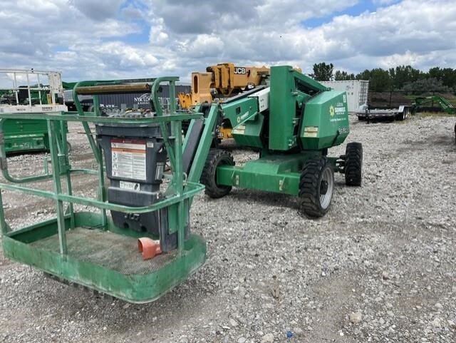 2017 JLG 340AJ