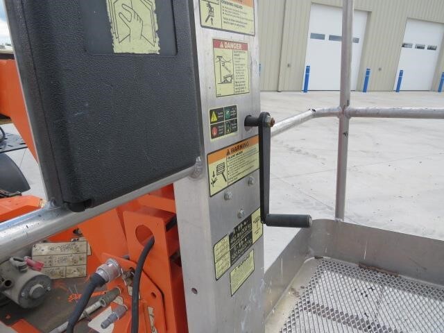 2019 JLG T350-17