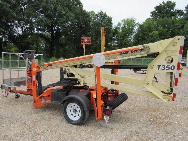2019 JLG T350-8