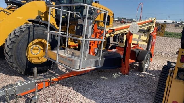 2023 JLG T350