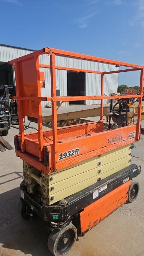 2020 JLG 1932R