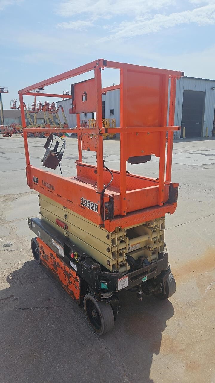 2020 JLG 1932R-2