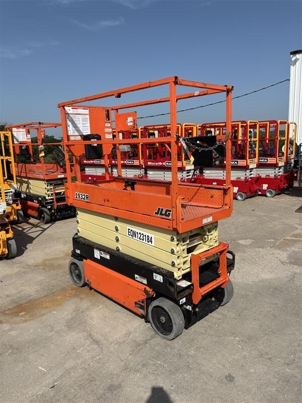 2020 JLG 1932R-2