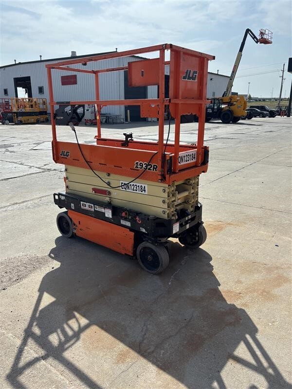 2020 JLG 1932R-4