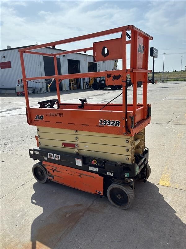 2020 JLG 1932R-2