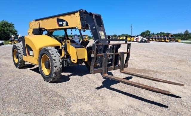 2019 CAT TL943D-7