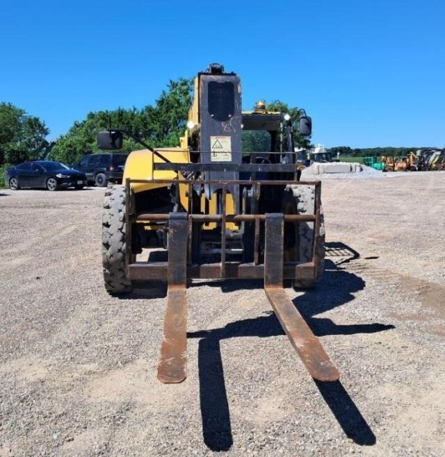 2019 CAT TL943D-8