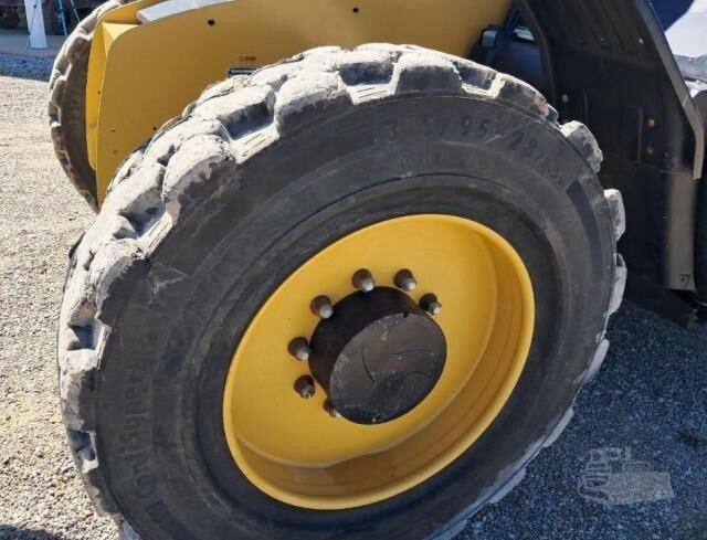 2019 CAT TL943D-9