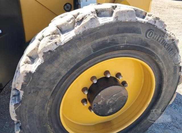 2019 CAT TL943D-10