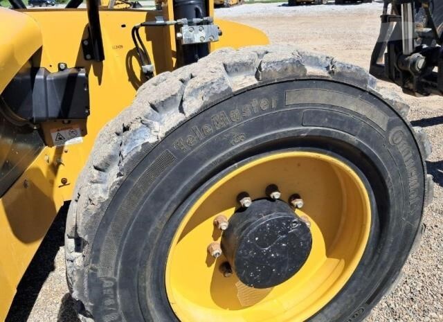 2019 CAT TL943D-12
