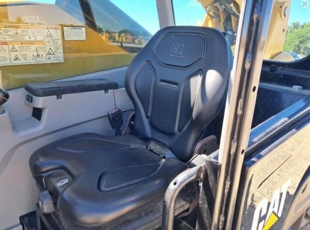 2019 CAT TL943D-14