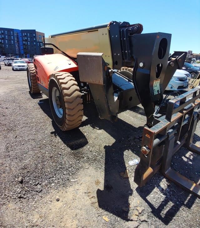 2019 JLG 1055-4