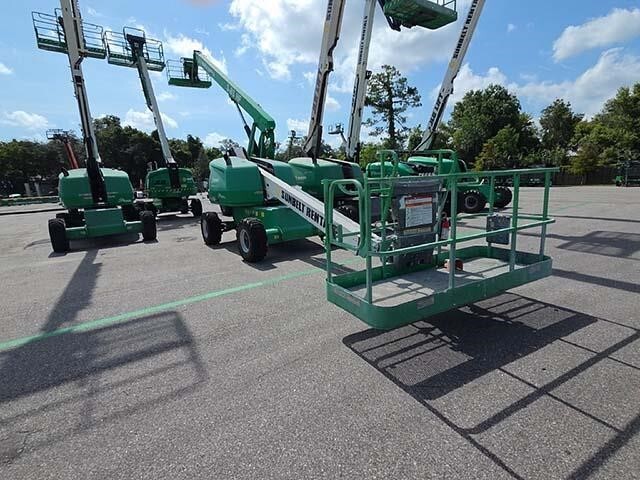2017 JLG 400S-3