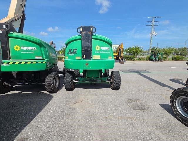 2017 JLG 400S-6