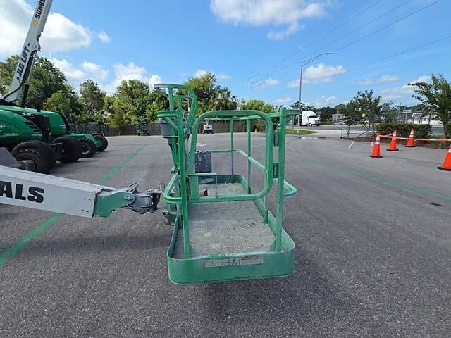 2017 JLG 400S-22