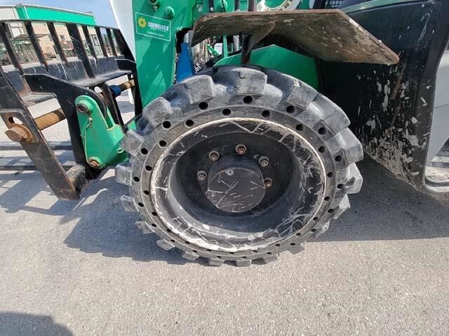 2017 Genie GTH-5519-8