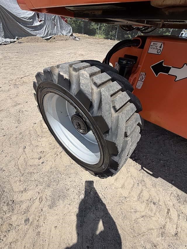 2021 JLG 660SJ-16